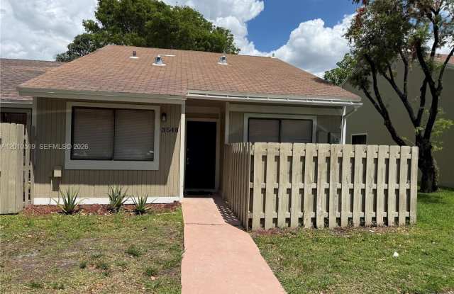 3548 NW 111th Ter photos photos