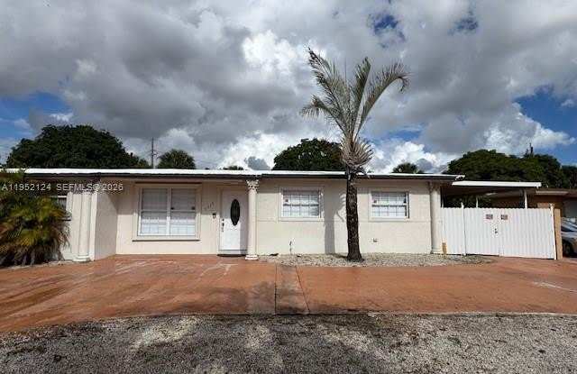 5615 NW 176th St photos photos