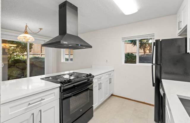Well Maintained Condo photos photos