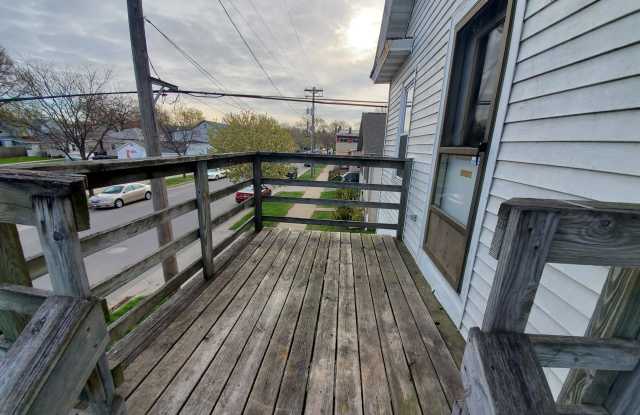 412 Winnebago Street Gallery 2