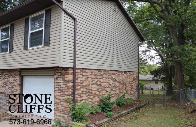 3 bed, 2 bath home with 1 car garage and fenced backyard Gallery 4