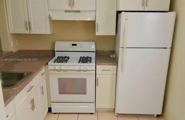 18051 NW 68th Ave photos photos