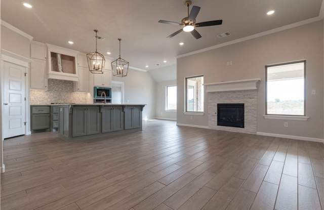 Luxury 4 Bedroom 3 Bathroom Home with bonus room & storm shelter in Deer Creek Schools- Neighborhood Pool/Park photos photos