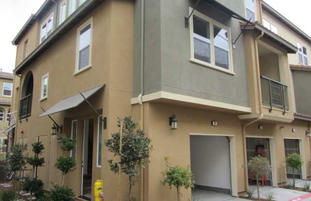 2Bed/2.5Bath Sunnyvale Townhouse - 953 Glen Valley Terrace, Sunnyvale, CA 94085