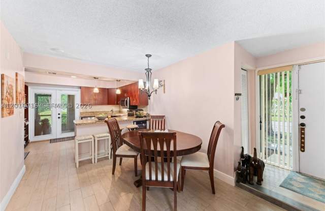 64 Wimbledon Lake Dr Gallery 3