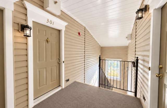 46924 COURTYARD SQ #301 Gallery 2