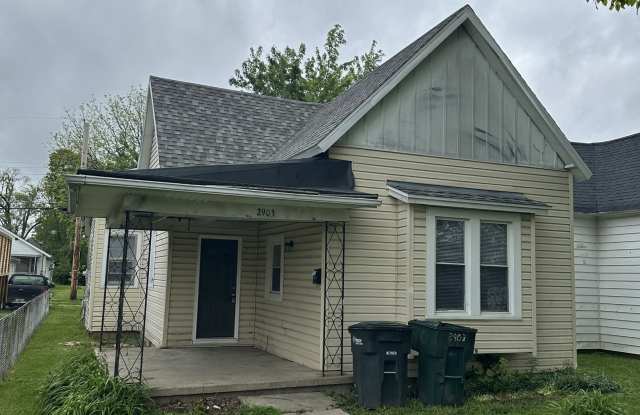 2903 South Elm Street photos photos