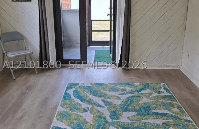 1639 Funston St Gallery 4
