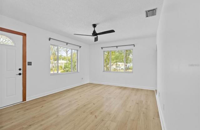 6206 S FOSTER Avenue Gallery 4
