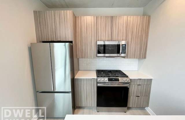 4611 N Broadway photos photos