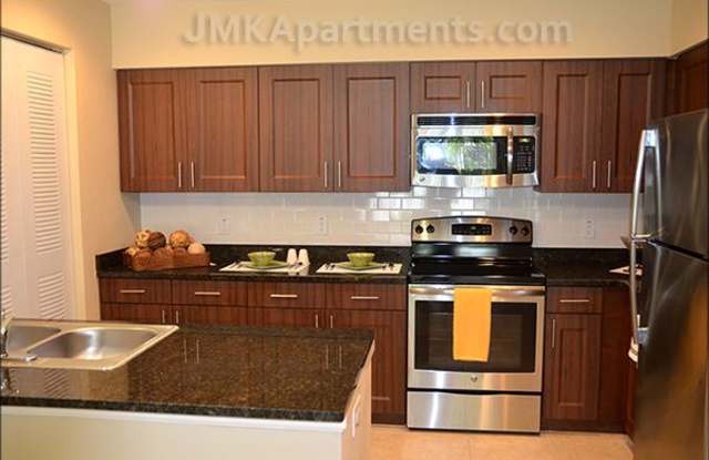 1880 Palm Beach Lakes Blvd. Gallery 2