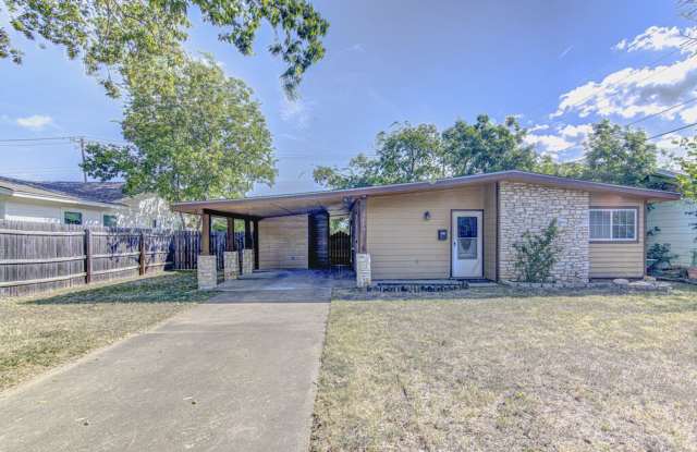 Well-Maintained 3 Bed Home with Spacious Backyard photos photos Well-Maintained 3 Bed Home with Spacious Backyard photos photos