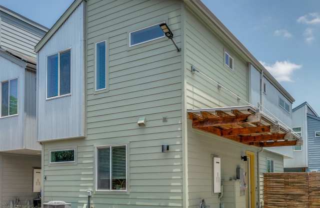 CONTEMPORARY SOUTHTOWN 2-BEDROOM TOWNHOME photos photos