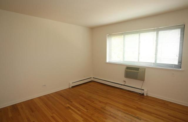 538 Roscoe Gallery 4