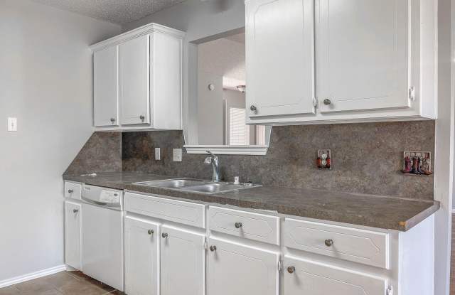 6122 9th Street - 6122 9th Street, Lubbock, TX 79416