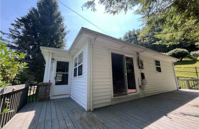 726 Middle Fork Road Gallery 4
