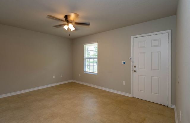 2 bedroom / 1 bath Move in ready in 77705! Gallery 3