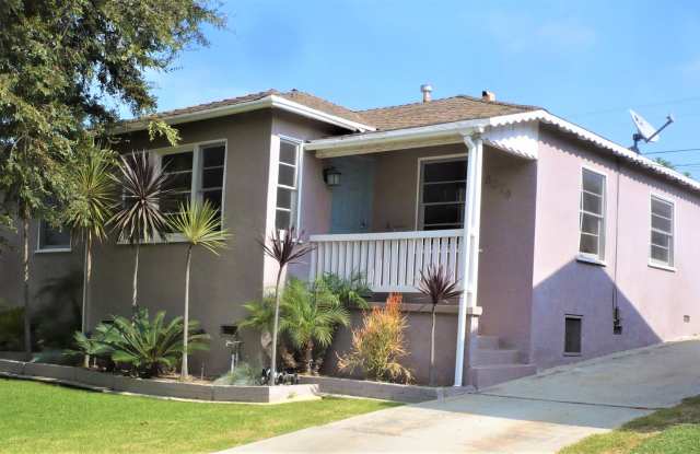 Spacious 4+2 SFR, 3 blocks from LMU, fireplace, full yard. - 8026 Chase Avenue, Los Angeles, CA 90045