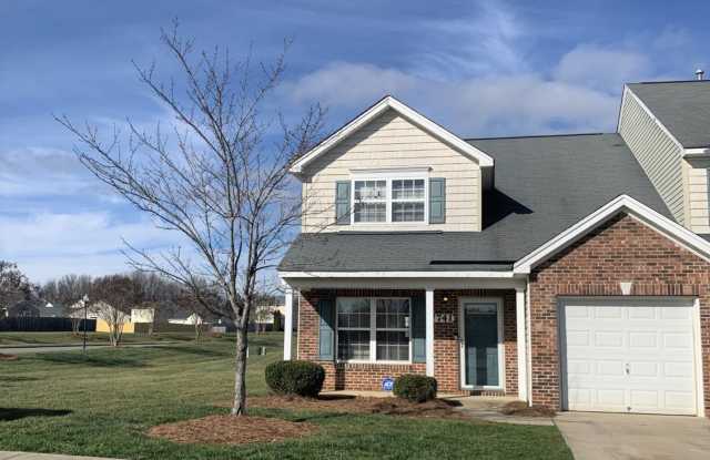 ~~~ Like New 4 Bedroom Townhome ~~~ photos photos