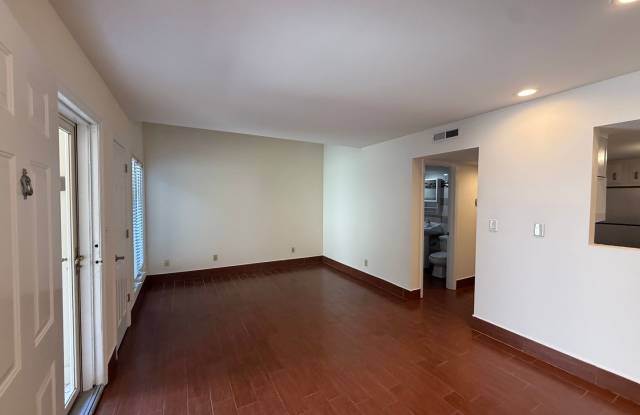 75th Ave Renovated Loft Style Townhome Gallery 3
