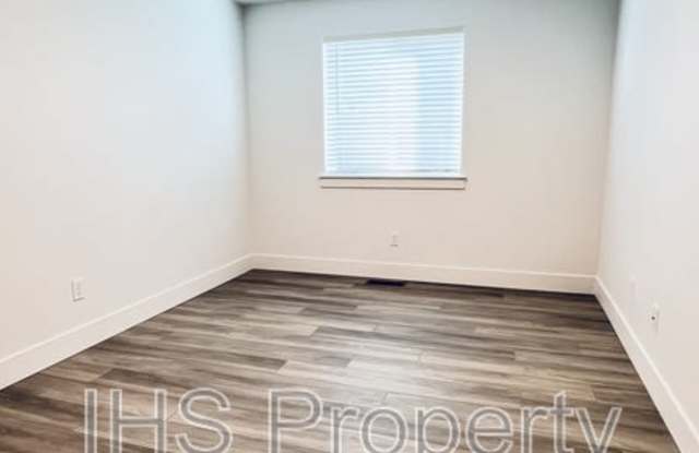 485 S. 38th Ave. Gallery 4