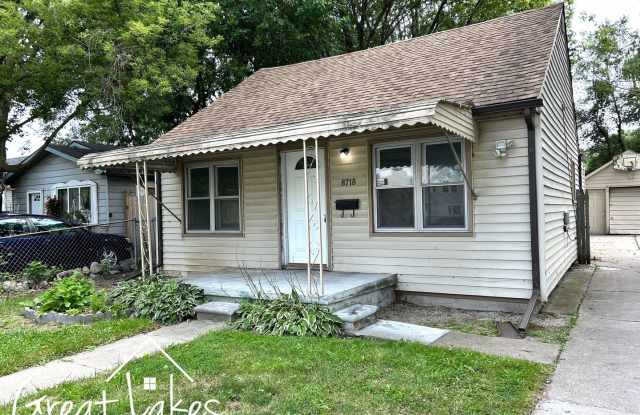 Charming 2 Bedroom 1 Bathroom now available for rent photos photos