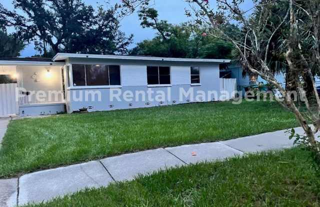 Beautifully Remodeled 4 Bedroom Home in the East Orlando’s Monterey Community! Gallery 1