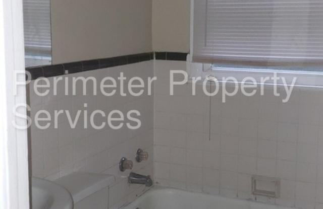 1587 Willowbrook Drive Southwest Gallery 3