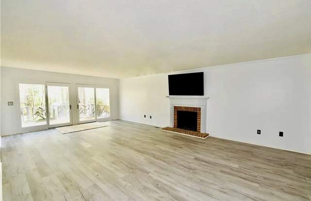 510 Squire Circle Gallery 2