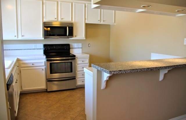 3 bed, 2 bath Townhouse with Attached 2 Car Garage, Ready to Move In!! photos photos