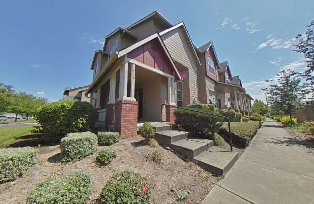 3 Bedroom Townhouse ~ Close to Campus photos photos