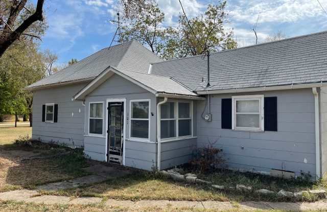 $850 - 2 bed 1 bath - Single Family Home Gallery 1