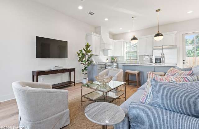 107 Oaks Archway Road photos photos