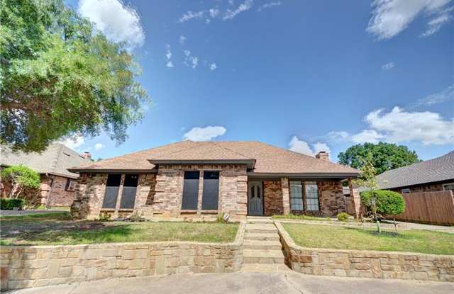 7304 Post Oak Drive Gallery 2