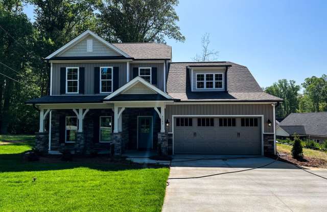 Gorgeous 4 Bedroom, 2 and 1/2 Bathroom Clemmons House! - 4163 Clinard Road, Clemmons, NC 27012