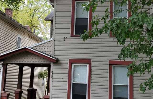 Great 2 bed 1.5 bath home includes bonus room and has central air conditioning! photos photos