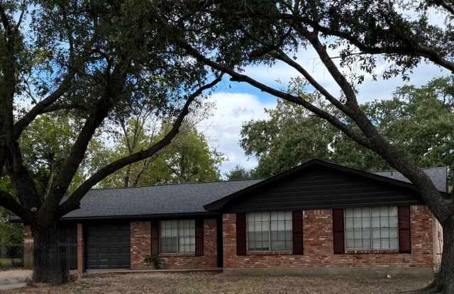 Fall Pre-Lease!! College Station - 4 bedroom / 2 bath / Garage / Fenced in back yard. photos photos