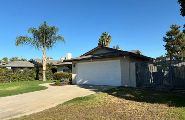 Renovated 3 Bedroom Home with 2-Car Garage, Bonus Room, RV Parking & Gardening Included Gallery 3