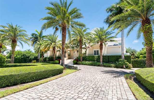 585 Arvida Pkwy Gallery 2