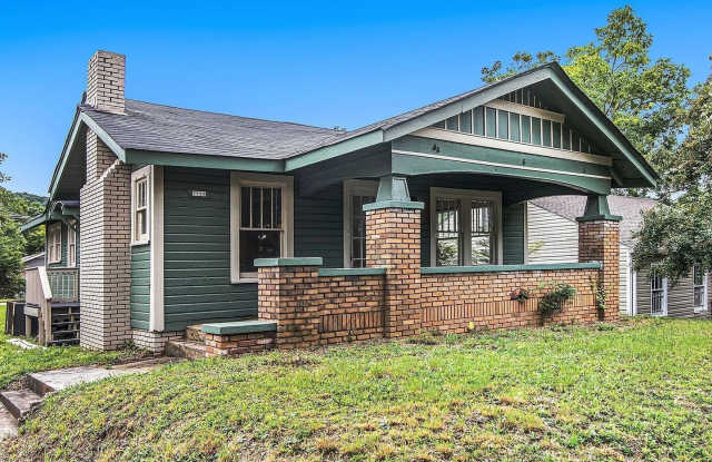 Charming Craftsman Bungalow in South East Lake photos photos