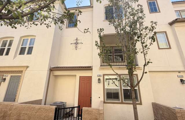 Modern 3-Story Townhouse photos photos