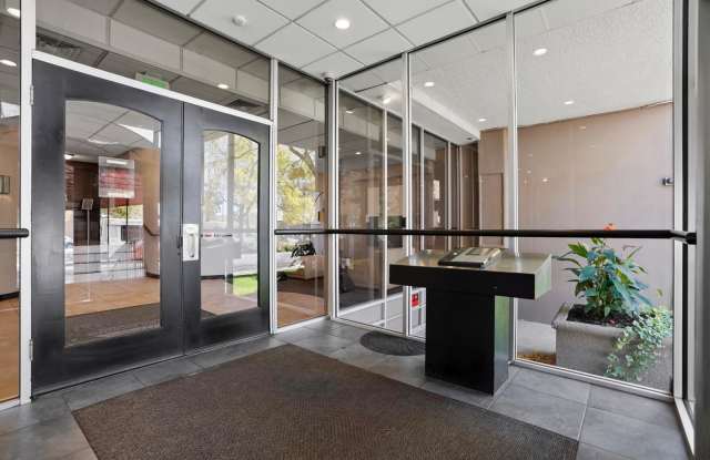 Stylish 2-Bedroom Condo in the Heart of Cherry Creek Gallery 3