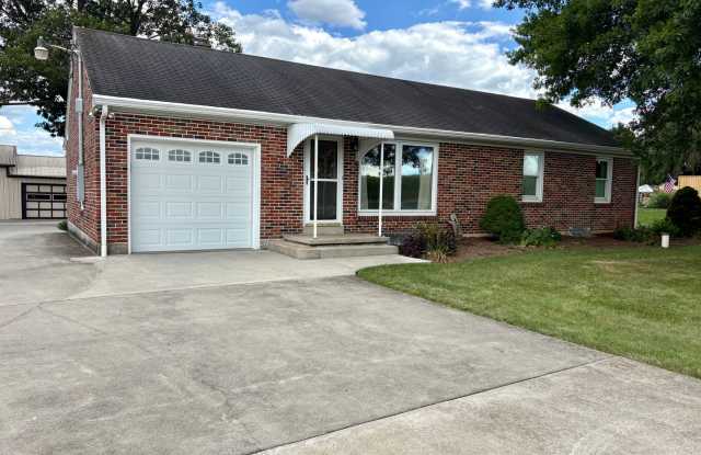 3 Bedroom 2 Bathroom in Annville w/Huge Garage/Workshop! photos photos