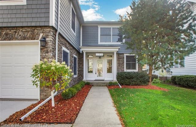 155 LAKEVIEW Avenue - 155 Lakeview Avenue, Grosse Pointe Farms, MI 48236