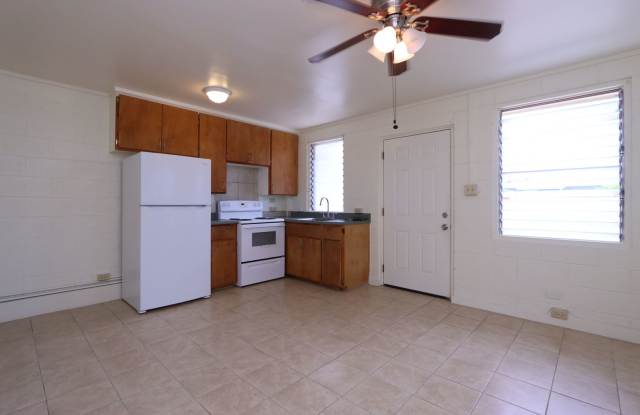 1 bedroom, 1 bath, 1 parking unit in 4 unit single level buiding in Kalihi Gallery 1