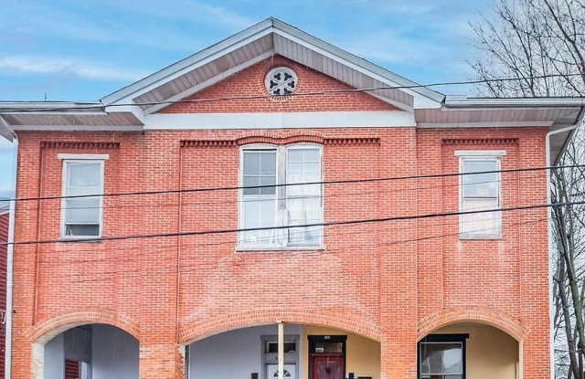 329 N Pine St., Unit A Gallery 1