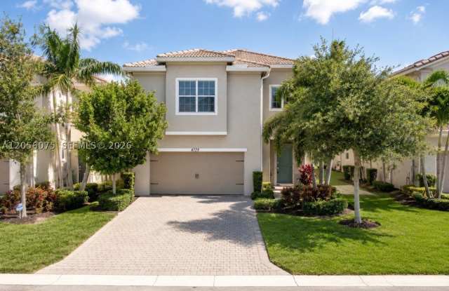 4729 Greenway Dr photos photos
