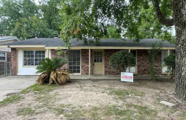 House: Stevensdale Heights - 16424 Webster Drive, Baton Rouge, LA 70819
