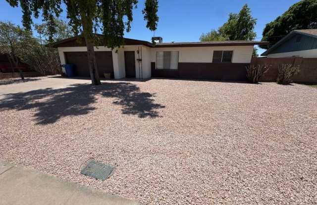 1227 E Concorda Dr photos photos