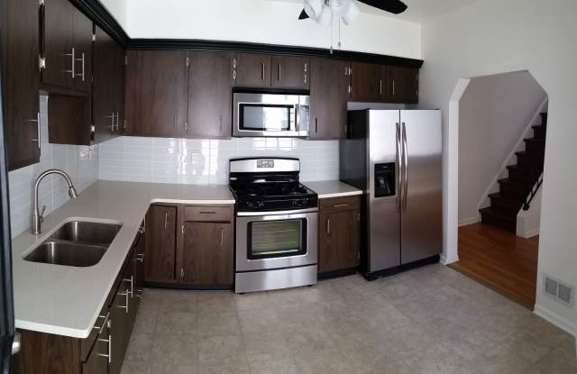 Southside Flats Recently Renovated 3 bedroom beauty with OFF-STREET PARKING and patio! photos photos Southside Flats Recently Renovated 3 bedroom beauty with OFF-STREET PARKING and patio! photos photos